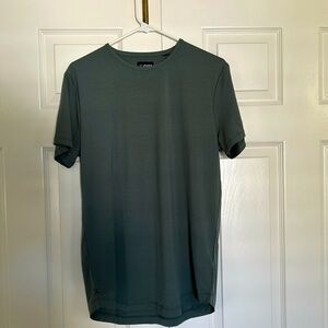 Cuts AO Curve Hem, size medium, never worn!